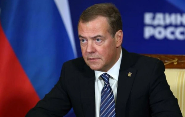 Дмитрий Медведев: Размещение британских войск в Украине будет означать объявление войны РФ - ФОТО
